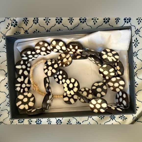 Ann Mashburn Brown and White Beaded Necklace - Picture 2 of 5